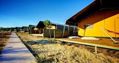 Η Λήμνος αποκτά μια θέση στο glamping: Διακοπές σε πεντάστερες... σκηνές πάνω στην άμμο (photos)