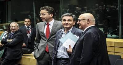 F.T.: &Kappa;&omicron;&mu;&iota;&sigma;&iota;ό&nu; &kappa;&alpha;&iota; &Gamma;&alpha;&lambda;&lambda;ί&alpha; &beta;&omicron;ή&theta;&eta;&sigma;&alpha;&nu; &sigma;&tau;&eta;&nu; &sigma;ύ&nu;&tau;&alpha;&xi;&eta; &tau;&eta;&sigmaf; &pi;&rho;ό&tau;&alpha;&sigma;&eta;&sigmaf;