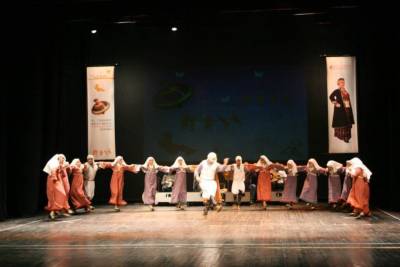 Δυναμική παρουσία μικρών Λημνιών χορευτών στη Βέροια