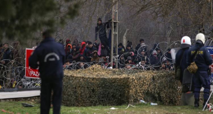Εβρος: Ενταση στα σύνορα τα ξημερώματα | Μετανάστες προσπάθησαν να περάσουν από το φράχτη