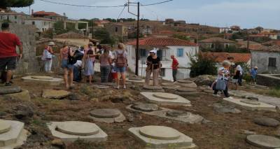 &Mu;&epsilon;&tau;ά &tau;&omicron; &Rho;&omega;&mu;ά&nu;&omicron;&upsilon; &sigma;&epsilon;&iota;&rho;ά έ&chi;&omicron;&upsilon;&nu; &eta; &Kappa;&rho;&eta;&nu;ί&delta;&alpha; &kappa;&alpha;&iota; &tau;&alpha; &Phi;&alpha;&rho;&alpha;&kappa;&lambda;ά