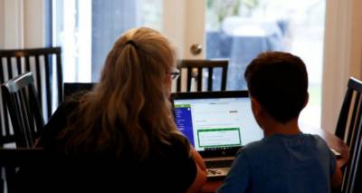 Η διευθύντρια Πρωτοβάθμιας Εκπαίδευσης Λέσβου στον FM 100 για την εξ αποστάσεως εκπαίδευση (audio)