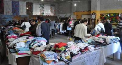 Τρόφιμα, ρούχα και παιχνίδια για τους Τρίτεκνους της Λήμνου