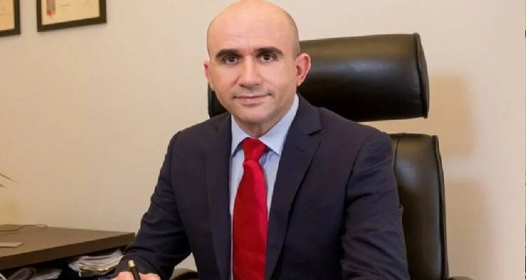 &Theta;ά&nu;&alpha;&tau;&omicron;&sigmaf; &tau;&rho;&iota;ώ&nu; &pi;&alpha;&iota;&delta;&iota;ώ&nu; - &Iota;&alpha;&tau;&rho;&omicron;&delta;&iota;&kappa;&alpha;&sigma;&tau;ή&sigmaf; &Lambda;έ&omega;&nu;: &laquo;&Kappa;&alpha;&theta;&alpha;&rho;έ&sigmaf; &omicron;&iota; &tau;&omicron;&xi;&iota;&kappa;&omicron;&lambda;&omicron;&gamma;&iota;&kappa;έ&sigmaf; &epsilon;&xi;&epsilon;&tau;ά&sigma;&epsilon;&iota;&sigmaf; &tau;&eta;&sigmaf; &Mu;&alpha;&lambda;έ&nu;&alpha;&sigmaf;&raquo;