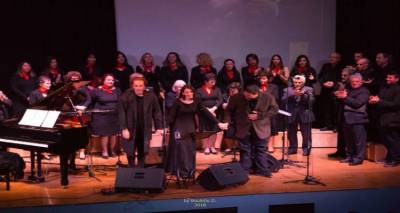 &Xi;&epsilon;&kappa;&iota;&nu;ά&epsilon;&iota; &eta;  &epsilon;&gamma;&gamma;&rho;&alpha;&phi;ή &nu;έ&omega;&nu; &mu;&epsilon;&lambda;ώ&nu;  &sigma;&tau;&eta; &Delta;&eta;&mu;&omicron;&tau;&iota;&kappa;ή &Chi;&omicron;&rho;&omega;&delta;ί&alpha;