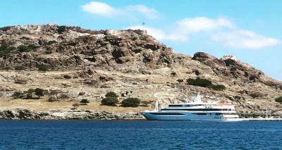 &laquo;Tacanuyaso&raquo;: 60&mu;&epsilon;&tau;&rho;&omicron; motorship &sigma;&tau;&omicron; &lambda;&iota;&mu;ά&nu;&iota; &tau;&eta;&sigmaf; &Mu;ύ&rho;&iota;&nu;&alpha;&sigmaf;