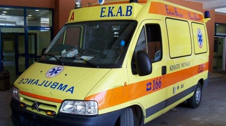 Ταυτόχρονη επιχείρηση Πυροσβεστικής και Αστυνομίας για τον απεγκλωβισμό 80χρονης στη Μύρινα