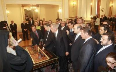 Έ&nu;&alpha;&sigmaf; Ά&lambda;&lambda;&omicron;&sigmaf; &Tau;&rho;ό&pi;&omicron;&sigmaf; &Nu;&alpha; &Beta;&lambda;έ&pi;&epsilon;&iota; &Kappa;&alpha;&nu;&epsilon;ί&sigmaf; &Tau;&eta;&nu; &Kappa;&upsilon;&beta;έ&rho;&nu;&eta;&sigma;&eta; &Tau;&eta;&sigmaf; &Chi;ώ&rho;&alpha;&sigmaf; &Tau;&omicron;&upsilon;