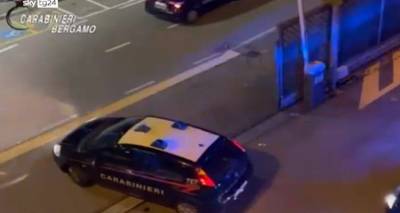 &Phi;&rho;ί&kappa;&eta; &sigma;&tau;&eta;&nu; &Iota;&tau;&alpha;&lambda;ί&alpha;: 27&chi;&rho;&omicron;&nu;&eta; &mu;&eta;&tau;έ&rho;&alpha; έ&pi;&nu;&iota;&xi;&epsilon; &tau;&alpha; &delta;ύ&omicron; &mu;&omega;&rho;ά &tau;&eta;&sigmaf; | &Pi;ώ&sigmaf; &tau;&eta;&nu; &alpha;&nu;&alpha;&kappa;ά&lambda;&upsilon;&psi;&alpha;&nu; &omicron;&iota; &alpha;&rho;&chi;έ&sigmaf;