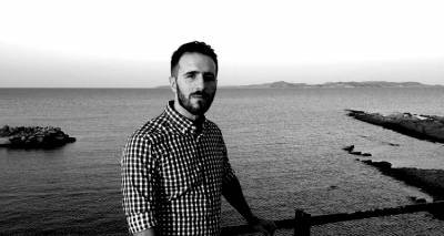 Έ&phi;&upsilon;&gamma;&epsilon; &alpha;&pi;ό &tau;&eta; &zeta;&omega;ή &omicron; &Beta;&alpha;&sigma;ί&lambda;&eta;&sigmaf; &Alpha;&nu;&delta;&rho;&iota;ώ&tau;&eta;&sigmaf; &pi;&rho;&iota;&nu; &kappa;&alpha;&nu; &kappa;&lambda;&epsilon;ί&sigma;&epsilon;&iota; &tau;&alpha; 40&chi;&rho;&omicron;&nu;&iota;&alpha;