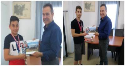 Τους αθλητές Νικάκη Αλέξανδρο και Καβαλέρο Αργύρη συνεχάρη ο Έπαρχος Λήμνου (photos)