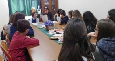 &Epsilon;&pi;ί&sigma;&kappa;&epsilon;&psi;&eta; &tau;&eta;&sigmaf; &Mu;&alpha;&rho;ί&alpha;&sigmaf; &Lambda;&alpha;&mu;&pi;&alpha;&delta;&alpha;&rho;ί&delta;&omicron;&upsilon;-&Pi;ό&theta;&omicron;&upsilon; &sigma;&tau;&omicron; &Gamma;&upsilon;&mu;&nu;ά&sigma;&iota;&omicron; &Lambda;&iota;&beta;&alpha;&delta;&omicron;&chi;&omega;&rho;ί&omicron;&upsilon; (photos)