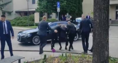 &Sigma;&lambda;&omicron;&beta;&alpha;&kappa;ί&alpha;: &Pi;&upsilon;&rho;&omicron;&beta;ό&lambda;&eta;&sigma;&alpha;&nu; &tau;&omicron;&nu; &pi;&rho;&omega;&theta;&upsilon;&pi;&omicron;&upsilon;&rho;&gamma;ό &Rho;ό&mu;&pi;&epsilon;&rho;&tau; &Phi;ί&tau;&sigma;&omicron; -&Mu;&epsilon;&tau;&alpha;&phi;έ&rho;&theta;&eta;&kappa;&epsilon; &sigma;&tau;&omicron; &nu;&omicron;&sigma;&omicron;&kappa;&omicron;&mu;&epsilon;ί&omicron; &mu;&epsilon; &tau;&rho;&alpha;ύ&mu;&alpha; &sigma;&tau;&eta;&nu; &kappa;&omicron;&iota;&lambda;&iota;ά