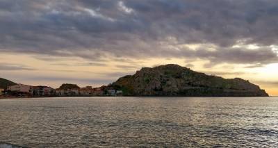 &Kappa;&alpha;&iota;&rho;ό&sigmaf;: Έ&rho;&chi;&epsilon;&tau;&alpha;&iota; &tau;&rho;&iota;ή&mu;&epsilon;&rho;&omicron; &mu;&epsilon; &beta;&rho;&omicron;&chi;έ&sigmaf;, &kappa;&alpha;&tau;&alpha;&iota;&gamma;ί&delta;&epsilon;&sigmaf; &kappa;&alpha;&iota; &chi;&alpha;&lambda;ά&zeta;&iota; -&Pi;&omicron;&iota;&epsilon;&sigmaf; &eta;&mu;έ&rho;&epsilon;&sigmaf; &kappa;&alpha;&iota; &sigma;&epsilon; &pi;&omicron;&iota;&epsilon;&sigmaf; &pi;&epsilon;&rho;&iota;&omicron;&chi;έ&sigmaf;, &eta; &pi;&rho;ό&gamma;&nu;&omega;&sigma;&eta; &Mu;&alpha;&rho;&omicron;&upsilon;&sigma;ά&kappa;&eta;