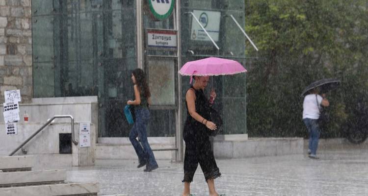 Καιρός: Βροχές, καταιγίδες και πτώση της θερμοκρασίας -Πού θα είναι έντονα τα φαινόμενα
