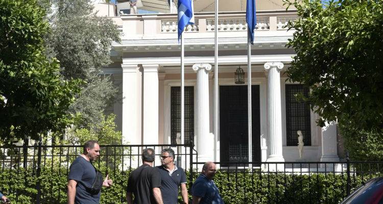 &Pi;&omicron;&lambda;&upsilon;&tau;&rho;&alpha;&upsilon;&mu;&alpha;&tau;ί&alpha;&sigmaf; &eta; &kappa;&upsilon;&beta;έ&rho;&nu;&eta;&sigma;&eta;: &Sigma;&alpha;&rho;&omega;&nu;&iota;&kappa;ό&sigmaf;, &rho;ή&gamma;&mu;&alpha; &mu;&epsilon; &Alpha;&Nu;&Epsilon;&Lambda; &kappa;&alpha;&iota; &sigma;&upsilon;&zeta;ή&tau;&eta;&sigma;&eta; &gamma;&iota;&alpha; &nu;έ&alpha; &mu;έ&tau;&rho;&alpha;!