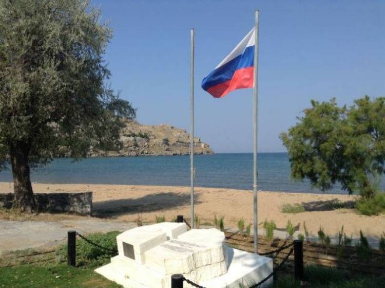 Χωρίς την Ελληνική Σημαία παραμένει μετά το βανδαλισμό ο Ρωμαίικος Γιαλός