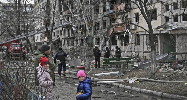 Πόλεμος στην Ουκρανία: Δυνατές εκρήξεις στο Κίεβο - Ελπίδες από δήλωση Ζελένσκι ότι οι συνομιλίες πάνε καλά