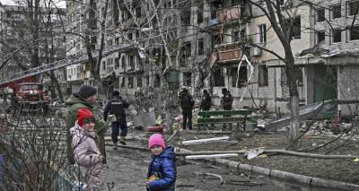 Πόλεμος στην Ουκρανία: Δυνατές εκρήξεις στο Κίεβο - Ελπίδες από δήλωση Ζελένσκι ότι οι συνομιλίες πάνε καλά