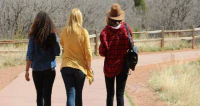 Γι&#039; αυτό παχαίνουν οι έφηβοι | Καίνε θερμίδες πιο αργά από τα 10 έως τα 16 τους χρόνια