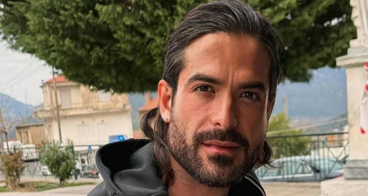 Ά&rho;&eta;&sigmaf; &Mu;&omicron;&upsilon;&gamma;&kappa;&omicron;&pi;έ&tau;&rho;&omicron;&sigmaf;: &Pi;&alpha;&rho;&omicron;&upsilon;&sigma;&iota;ά&sigma;&tau;&eta;&kappa;&epsilon; &sigma;&tau;&eta;&nu; &Alpha;&sigma;&tau;&upsilon;&nu;&omicron;&mu;ί&alpha; &omicron; ά&nu;&delta;&rho;&alpha;&sigmaf; &pi;&omicron;&upsilon; &tau;&omicron;&upsilon; έ&delta;&omega;&sigma;&epsilon; &tau;&eta;&nu; &kappa;&rho;&omicron;&tau;ί&delta;&alpha; -&laquo;&Tau;&eta; &beta;&rho;ή&kappa;&alpha; &tau;&upsilon;&chi;&alpha;ί&alpha;&raquo;