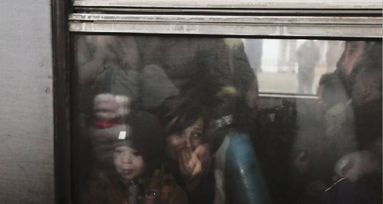 &Pi;ό&lambda;&epsilon;&mu;&omicron;&sigmaf; &sigma;&tau;&eta;&nu; &Omicron;&upsilon;&kappa;&rho;&alpha;&nu;ί&alpha;: &Pi;ά&nu;&omega; &alpha;&pi;ό 350 &omicron;&iota; &nu;&epsilon;&kappa;&rho;&omicron;ί ά&mu;&alpha;&chi;&omicron;&iota; &lambda;έ&epsilon;&iota; &omicron; &Omicron;&Eta;&Epsilon; | &Phi;ό&beta;&omicron;&iota; &gamma;&iota;&alpha; &epsilon;&kappa;&alpha;&tau;&omicron;&nu;&tau;ά&delta;&epsilon;&sigmaf; &nu;έ&epsilon;&sigmaf; &alpha;&pi;ώ&lambda;&epsilon;&iota;&epsilon;&sigmaf; &sigma;&tau;&eta; &Beta;&omicron;&lambda;&nu;&omicron;&beta;ά&kappa;&alpha;