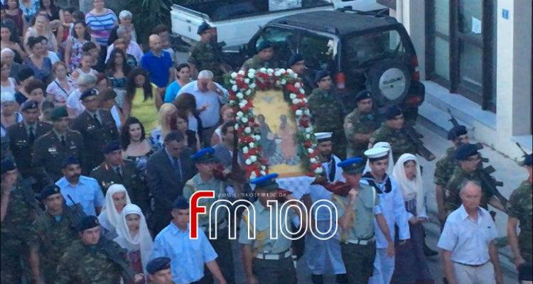 Περιφορά της εικόνας της Αγίας Τριάδας στη Μύρινα (photos + video)