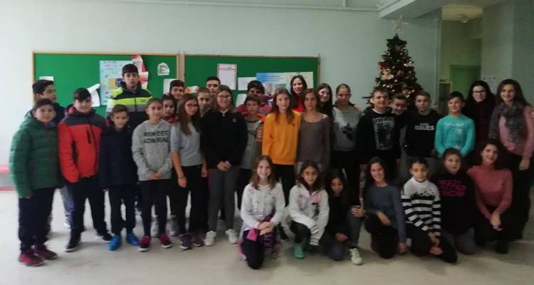 &Gamma;&upsilon;&mu;&nu;ά&sigma;&iota;&omicron; &Mu;&omicron;ύ&delta;&rho;&omicron;&upsilon;: &laquo;&Sigma;&epsilon;&beta;ό&mu;&alpha;&sigma;&tau;&epsilon; &tau;&eta; &delta;&iota;&alpha;&phi;&omicron;&rho;&epsilon;&tau;&iota;&kappa;ό&tau;&eta;&tau;&alpha;&raquo; (photos)