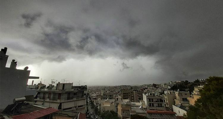 Έκτακτο δελτίο καιρού: Έρχονται ισχυρές καταιγίδες - Πέφτει η θερμοκρασία - Ποιες περιοχές θα επηρεαστούν