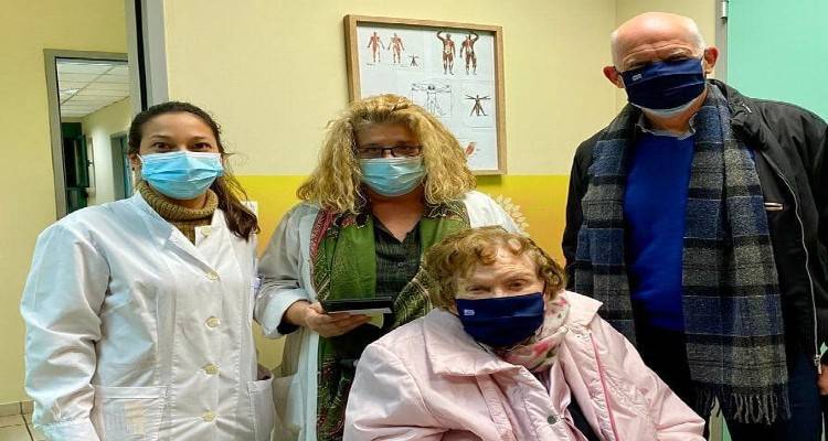 &Epsilon;&mu;&beta;&omicron;&lambda;&iota;ά&sigma;&tau;&eta;&kappa;&epsilon; &eta; &Mu;&alpha;&rho;&gamma;&alpha;&rho;ί&tau;&alpha; &Pi;&alpha;&pi;&alpha;&nu;&delta;&rho;έ&omicron;&upsilon; | &Tau;&eta; &sigma;&upsilon;&nu;ό&delta;&epsilon;&upsilon;&sigma;&epsilon; &omicron; &Gamma;&iota;ώ&rho;&gamma;&omicron;&sigmaf; &Pi;&alpha;&pi;&alpha;&nu;&delta;&rho;έ&omicron;&upsilon;