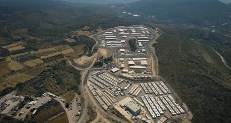 Συλλαλητήριο στη Μύρινα: «Να μη μετατραπούν τα νησιά μας σε φυλακές ψυχών»