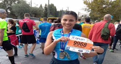 &Eta; &Lambda;&eta;&mu;&nu;&iota;ά &Mu;&alpha;&rho;&alpha;&theta;&omega;&nu;&omicron;&delta;&rho;ό&mu;&omicron;&sigmaf; &Nu;ί&kappa;&eta; &Sigma;&alpha;&rho;ά&nu;&tau;&eta; &sigma;&tau;&omicron;&nu; FM 100