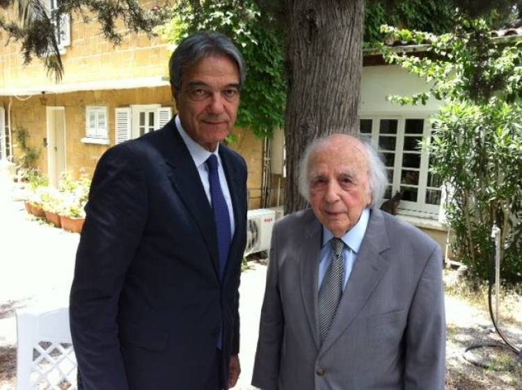 &Sigma;&tau;&eta;&nu; &Kappa;ύ&pi;&rho;&omicron; &omicron; &Nu;ί&kappa;&omicron;&sigmaf; &Sigma;&eta;&phi;&omicron;&upsilon;&nu;ά&kappa;&eta;&sigmaf;