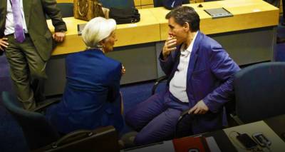 &Epsilon;&pi;&iota;&mu;έ&nu;&epsilon;&iota; &sigma;&epsilon; &mu;έ&tau;&rho;&alpha; &tau;&omicron; &Delta;&Nu;&Tau; &kappa;&alpha;&iota; &beta;ά&zeta;&epsilon;&iota; &phi;&omega;&tau;&iota;ά &sigma;&tau;&eta; &delta;&iota;&alpha;&pi;&rho;&alpha;&gamma;&mu;ά&tau;&epsilon;&upsilon;&sigma;&eta;