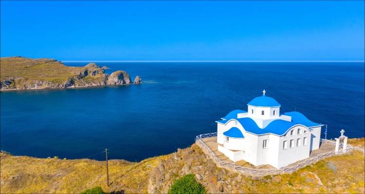 &Lambda;ή&mu;&nu;&omicron;&sigmaf;: &laquo;&Kappa;&alpha;&lambda;&omicron;&kappa;&alpha;ί&rho;&iota; &kappa;&alpha;&iota; &sigma;ή&mu;&epsilon;&rho;&alpha;&raquo;