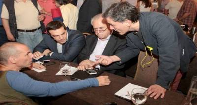 &laquo;&Sigma;&phi;ί&gamma;&gamma;&alpha;&raquo; &omicron;&iota; &Beta;&alpha;&rho;&omicron;&upsilon;&phi;ά&kappa;&eta;&sigmaf;, &Tau;&sigma;&alpha;&kappa;&alpha;&lambda;ώ&tau;&omicron;&sigmaf;, &Delta;&rho;&alpha;&gamma;&alpha;&sigma;ά&kappa;&eta;&sigmaf; &mu;&epsilon;&tau;ά &tau;&eta;&nu; &mu;&alpha;&rho;&alpha;&theta;ώ&nu;&iota;&alpha; &sigma;&upsilon;&nu;&epsilon;&delta;&rho;ί&alpha;&sigma;&eta;