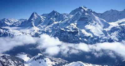 Ά&lambda;&pi;&epsilon;&iota;&sigmaf;: &Sigma;&upsilon;&nu;&tau;&rho;&iota;&beta;ή &alpha;&epsilon;&rho;&omicron;&sigma;&kappa;ά&phi;&omicron;&upsilon;&sigmaf; &sigma;&tau;&eta;&nu; &Epsilon;&lambda;&beta;&epsilon;&tau;ί&alpha; - &Alpha;&nu;&alpha;&phi;&omicron;&rho;έ&sigmaf; &gamma;&iota;&alpha; &pi;&omicron;&lambda;&lambda;&omicron;ύ&sigmaf; &nu;&epsilon;&kappa;&rho;&omicron;ύ&sigmaf;