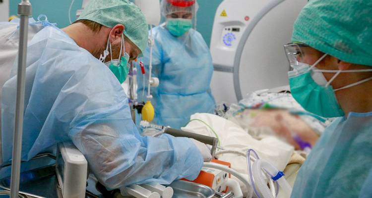Κορωνοϊός: Έκρηξη με 667 νέα κρούσματα | 250 στην Αθήνα - 125 στη Θεσσαλονίκη