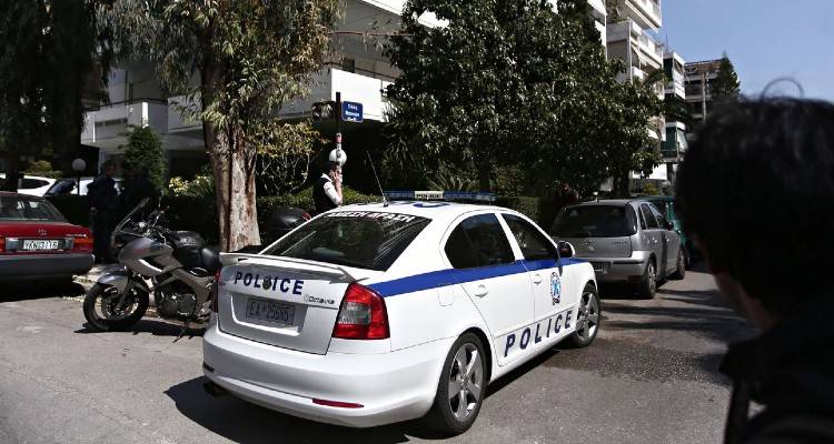 Φρίκη στην Ηλιούπολη: Αστυνομικός εξέδιδε 18χρονη | Την κακοποιούσε και ο πατέρας της από 11 χρονών
