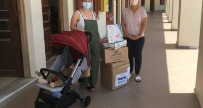 &Kappa;&alpha;&iota; &sigma;&tau;&eta; &Lambda;ή&mu;&nu;&omicron; &tau;&omicron; &Pi;&rho;ό&gamma;&rho;&alpha;&mu;&mu;&alpha; &laquo;&Alpha;&nu;&tau;&iota;&mu;&epsilon;&tau;&omega;&pi;ί&zeta;&omicron;&nu;&tau;&alpha;&sigmaf; &tau;&eta;&nu; &upsilon;&pi;&omicron;&gamma;&epsilon;&nu;&nu;&eta;&tau;&iota;&kappa;ό&tau;&eta;&tau;&alpha;, &upsilon;&lambda;&iota;&kappa;ή &upsilon;&pi;&omicron;&sigma;&tau;ή&rho;&iota;&xi;&eta; &tau;&omega;&nu; &nu;&epsilon;&omicron;&gamma;έ&nu;&nu;&eta;&tau;&omega;&nu; - &Beta;&rho;&epsilon;&phi;&iota;&kappa;ά &pi;&alpha;&kappa;έ&tau;&alpha; (Baby kits)&raquo;