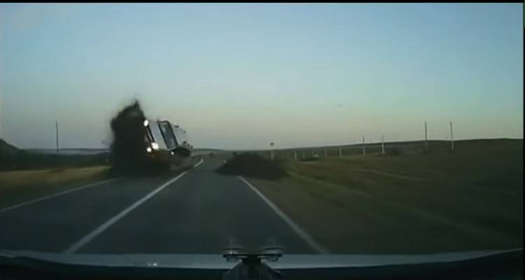 Είδε ΙΧ να απογειώνεται και να έρχεται καταπάνω του -Σοκαριστικό τροχαίο