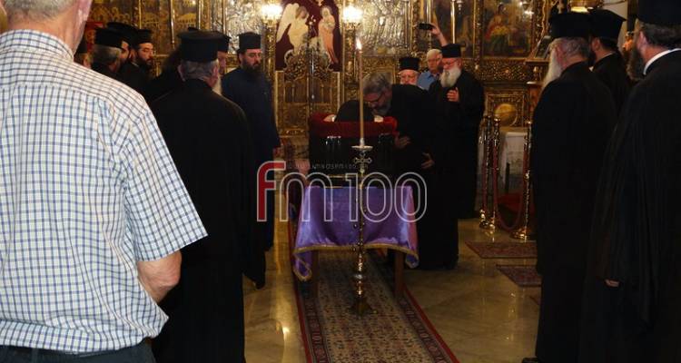 &Lambda;ύ&kappa;&epsilon;&iota;&omicron; &Epsilon;&lambda;&lambda;&eta;&nu;ί&delta;&omega;&nu; &Lambda;ή&mu;&nu;&omicron;&upsilon;: &Omicron;&iota;&kappa;&omicron;&nu;&omicron;&mu;&iota;&kappa;ή &epsilon;&nu;ί&sigma;&chi;&upsilon;&sigma;&eta; &tau;&omicron;&upsilon; &Epsilon;&iota;&delta;&iota;&kappa;&omicron;ύ &Sigma;&chi;&omicron;&lambda;&epsilon;ί&omicron;&upsilon; &Kappa;&alpha;&lambda;&lambda;&iota;&theta;έ&alpha;&sigmaf; &sigma;&tau;&eta; &mu;&nu;ή&mu;&eta; &tau;&omicron;&upsilon; &Mu;&eta;&tau;&rho;&omicron;&pi;&omicron;&lambda;ί&tau;&eta;