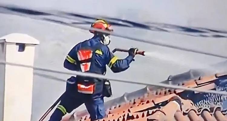 &Sigma;&upsilon;&gamma;&kappa;&lambda;&omicron;&nu;&iota;&sigma;&tau;&iota;&kappa;ό &beta;ί&nu;&tau;&epsilon;&omicron;: &Eta; &sigma;&tau;&iota;&gamma;&mu;ή &pi;&omicron;&upsilon; &pi;&upsilon;&rho;&omicron;&sigma;&beta;έ&sigma;&tau;&eta;&sigmaf; &alpha;&nu;&epsilon;&beta;&alpha;ί&nu;&epsilon;&iota; &sigma;&epsilon; &sigma;&kappa;&epsilon;&pi;ή &phi;&lambda;&epsilon;&gamma;ό&mu;&epsilon;&nu;&omicron;&upsilon; &sigma;&pi;&iota;&tau;&iota;&omicron;ύ &sigma;&tau;&eta;&nu; &Pi;&alpha;&lambda;&alpha;&iota;ά &Phi;ώ&kappa;&alpha;&iota;&alpha;