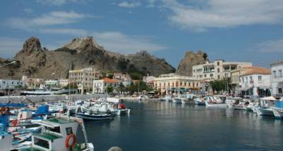 &Lambda;ή&mu;&nu;&omicron;&sigmaf;: &Eta; &kappa;&alpha;&lambda;&omicron;&chi;&tau;&iota;&sigma;&mu;έ&nu;&eta; &omicron;&mu;&eta;&rho;&iota;&kappa;ή &pi;&omicron;&lambda;&iota;&tau;&epsilon;ί&alpha;