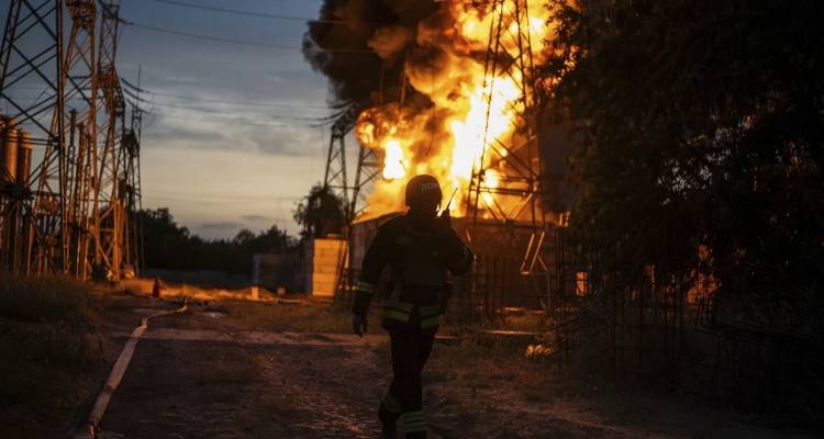 &Rho;&omega;&sigma;&iota;&kappa;ό &sigma;&phi;&upsilon;&rho;&omicron;&kappa;ό&pi;&eta;&mu;&alpha; &sigma;&tau;&omicron; &Kappa;ί&epsilon;&beta;&omicron;, &sigma;&tau;&iota;&sigmaf; &phi;&lambda;ό&gamma;&epsilon;&sigmaf; &pi;&omicron;&lambda;&upsilon;&kappa;&alpha;&tau;&omicron;&iota;&kappa;ί&epsilon;&sigmaf; -&Kappa;&alpha;&tau;ά &laquo;&kappa;ύ&mu;&alpha;&tau;&alpha;&raquo; &pi;ύ&rho;&alpha;&upsilon;&lambda;&omicron;&iota; &kappa;&alpha;&iota; drones