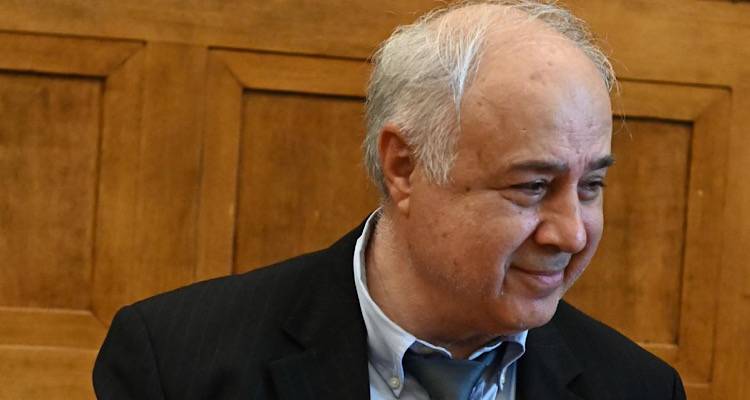 &Pi;. &Pi;&alpha;&rho;&alpha;&sigma;&kappa;&epsilon;&upsilon;&alpha;ΐ&delta;&eta;&sigmaf;: &Kappa;&upsilon;&beta;&epsilon;&rho;&nu;&eta;&tau;&iota;&kappa;ή &alpha;&pi;&omicron;&tau;&upsilon;&chi;ί&alpha; &sigma;&tau;&eta;&nu; &alpha;&gamma;&omicron;&rho;ά &eta;&lambda;&epsilon;&kappa;&tau;&rho;&iota;&kappa;ή&sigmaf; &epsilon;&nu;έ&rho;&gamma;&epsilon;&iota;&alpha;&sigmaf;, &alpha;&lambda;&lambda;ά &tau;&omicron; &kappa;ό&sigma;&tau;&omicron;&sigmaf; &sigma;&tau;&omicron;&upsilon;&sigmaf; &kappa;&alpha;&tau;&alpha;&nu;&alpha;&lambda;&omega;&tau;έ&sigmaf;