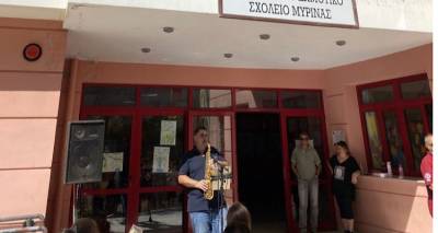 &Tau;&omicron; 2&omicron; &Delta;&eta;&mu;&omicron;&tau;&iota;&kappa;ό &Sigma;&chi;&omicron;&lambda;&epsilon;ί&omicron; &Mu;ύ&rho;&iota;&nu;&alpha;&sigmaf; &phi;έ&rho;&nu;&epsilon;&iota; &tau;&eta; &mu;&omicron;&upsilon;&sigma;&iota;&kappa;ή &kappa;&omicron;&nu;&tau;ά &sigma;&tau;&omicron;&upsilon;&sigmaf; &mu;&alpha;&theta;&eta;&tau;έ&sigmaf;