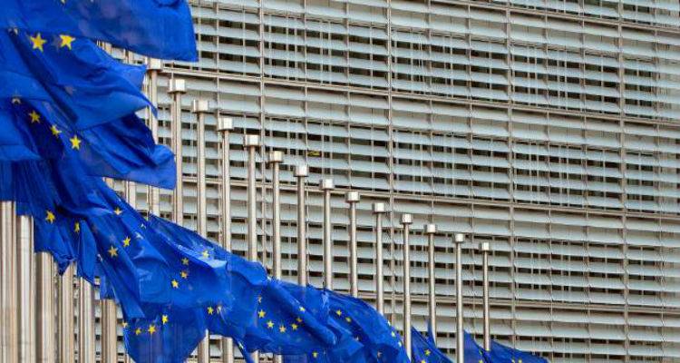 &Kappa;&omicron;&mu;&iota;&sigma;&iota;ό&nu;: &Mu;&nu;&eta;&mu;&omicron;&nu;&iota;&alpha;&kappa;ή &delta;έ&sigma;&mu;&epsilon;&upsilon;&sigma;&eta; &eta; &epsilon;&pi;έ&nu;&delta;&upsilon;&sigma;&eta; &tau;&omicron;&upsilon; &Epsilon;&lambda;&lambda;&eta;&nu;&iota;&kappa;&omicron;ύ -&Epsilon;&xi;&epsilon;&tau;ά&zeta;&omicron;&upsilon;&mu;&epsilon; &tau;&eta;&nu; &alpha;&pi;ό&phi;&alpha;&sigma;&eta; &tau;&omicron;&upsilon; &Kappa;&Alpha;&Sigma;
