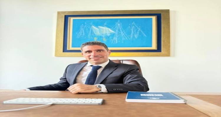 &Omicron; &Nu;ί&kappa;&omicron;&sigmaf; &Sigma;ά&beta;&beta;&alpha;&sigmaf; &nu;έ&omicron;&sigmaf; &Pi;&rho;ό&epsilon;&delta;&rho;&omicron;&sigmaf; &tau;&omicron;&upsilon; &Delta;&iota;&kappa;&eta;&gamma;&omicron;&rho;&iota;&kappa;&omicron;ύ &Sigma;&upsilon;&lambda;&lambda;ό&gamma;&omicron;&upsilon; &Mu;&upsilon;&tau;&iota;&lambda;ή&nu;&eta;&sigmaf;
