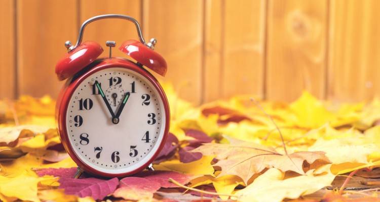 &Epsilon;&rho;&chi;&epsilon;&tau;&alpha;&iota; &eta; &alpha;&lambda;&lambda;&alpha;&gamma;ή ώ&rho;&alpha;&sigmaf;: &Pi;ό&tau;&epsilon; &theta;&alpha; &beta;ά&lambda;&omicron;&upsilon;&mu;&epsilon; &tau;&alpha; &rho;&omicron;&lambda;ό&gamma;&iota;&alpha; &mu;&alpha;&sigmaf; &mu;ί&alpha; ώ&rho;&alpha; &pi;ί&sigma;&omega;